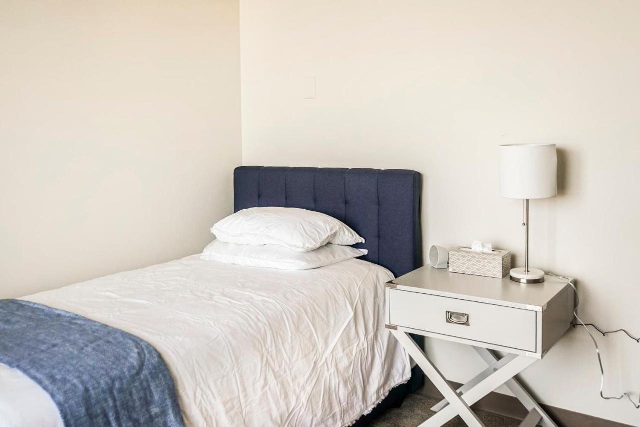 Short Term Rentals At The Park At Trowbridge Senior Community Southfield Eksteriør bilde