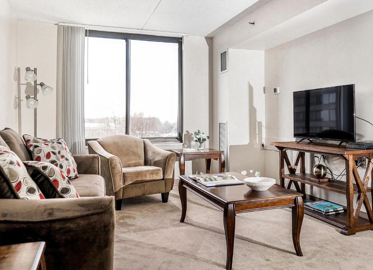 Short Term Rentals At The Park At Trowbridge Senior Community Southfield Eksteriør bilde