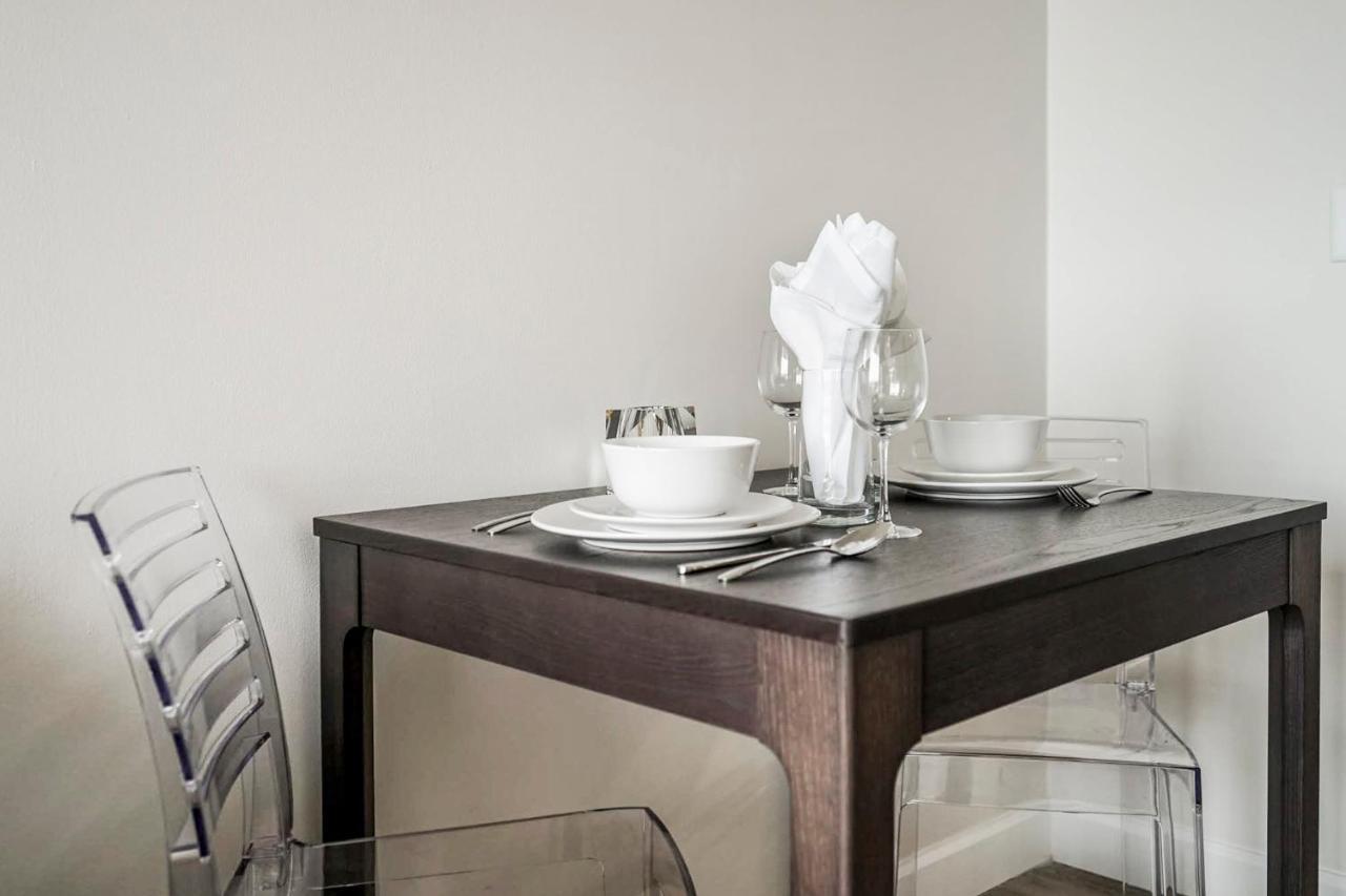 Short Term Rentals At The Park At Trowbridge Senior Community Southfield Eksteriør bilde