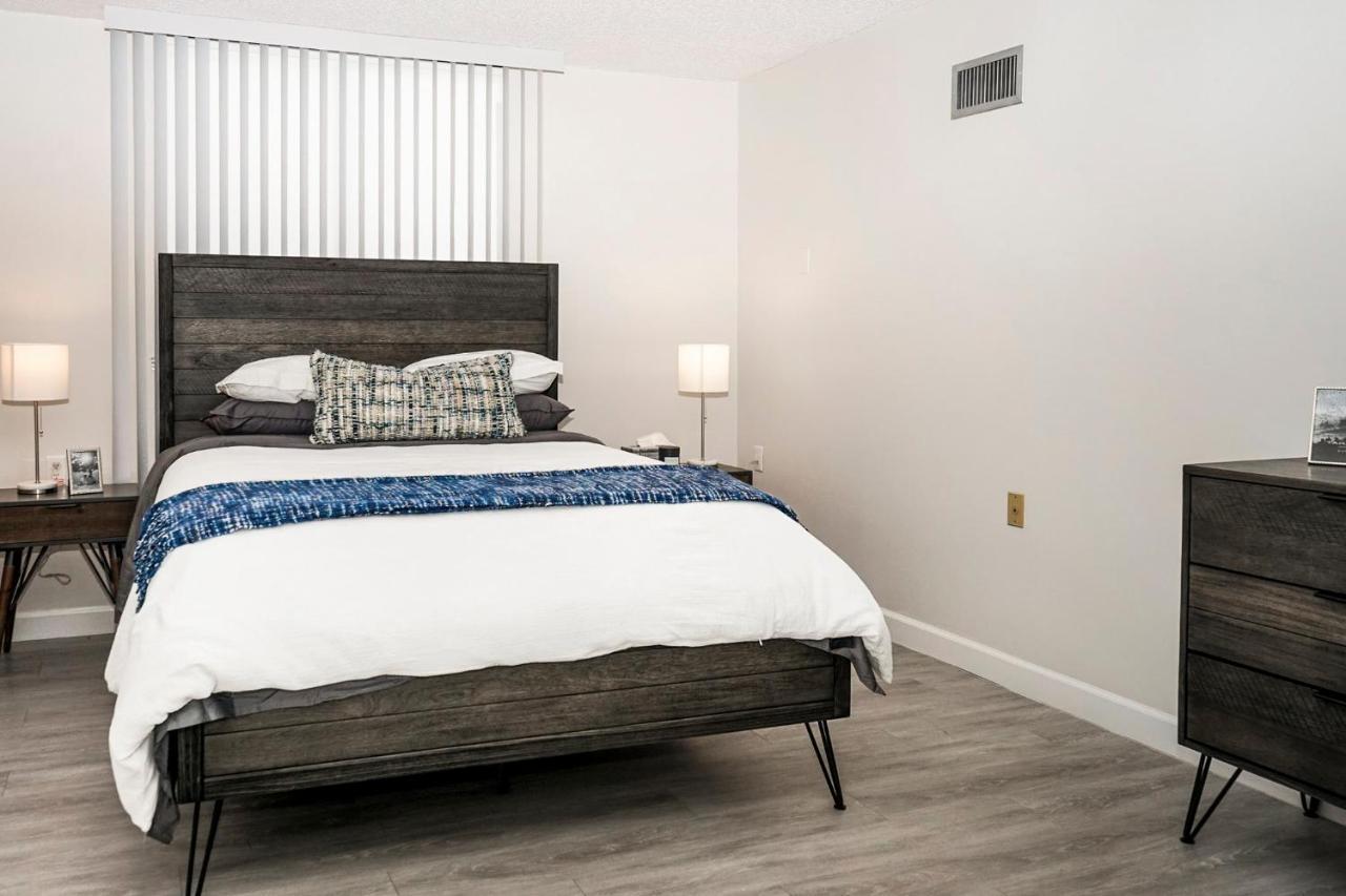 Short Term Rentals At The Park At Trowbridge Senior Community Southfield Eksteriør bilde
