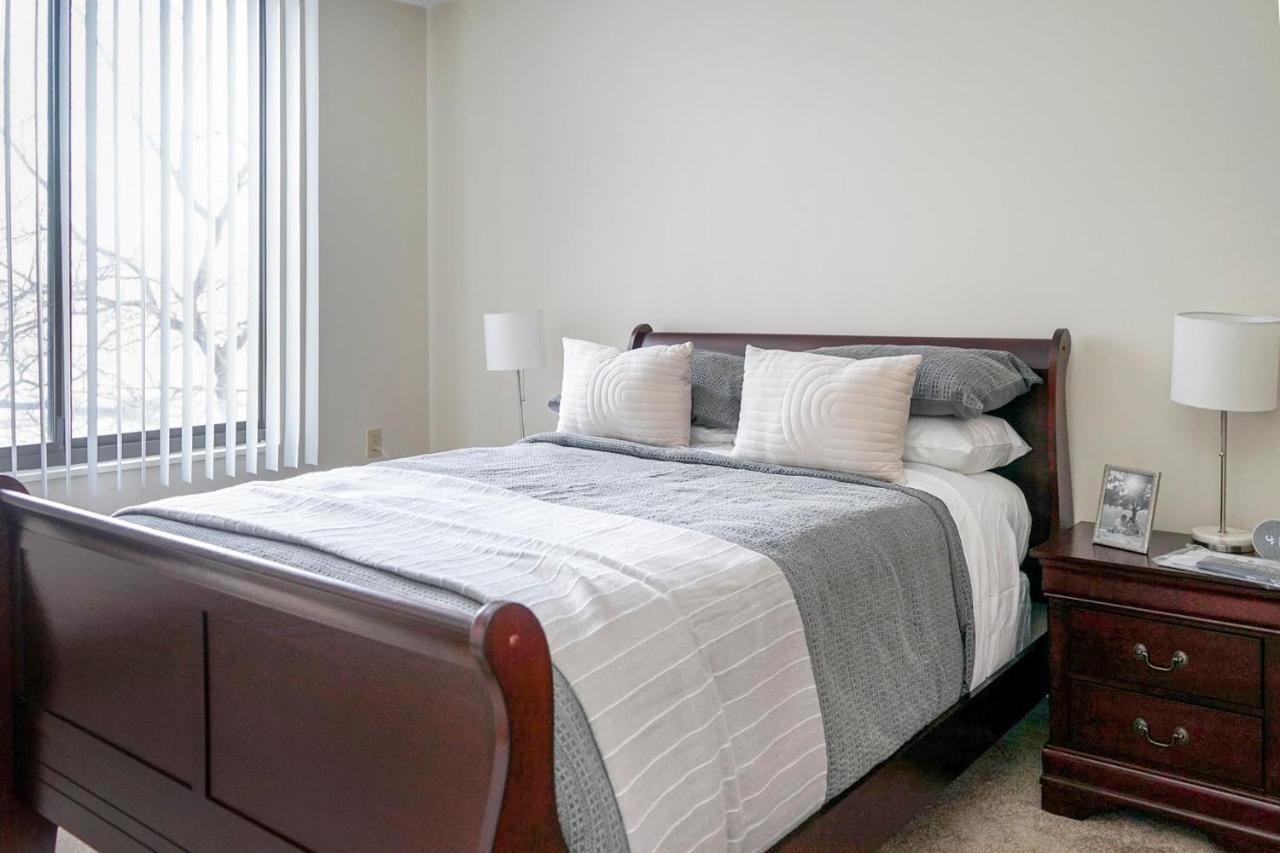 Short Term Rentals At The Park At Trowbridge Senior Community Southfield Eksteriør bilde