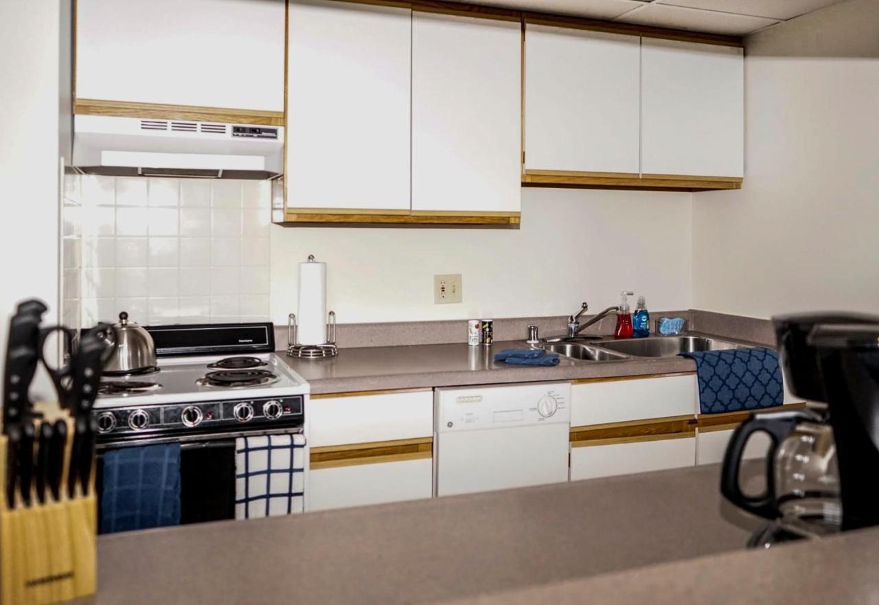 Short Term Rentals At The Park At Trowbridge Senior Community Southfield Eksteriør bilde