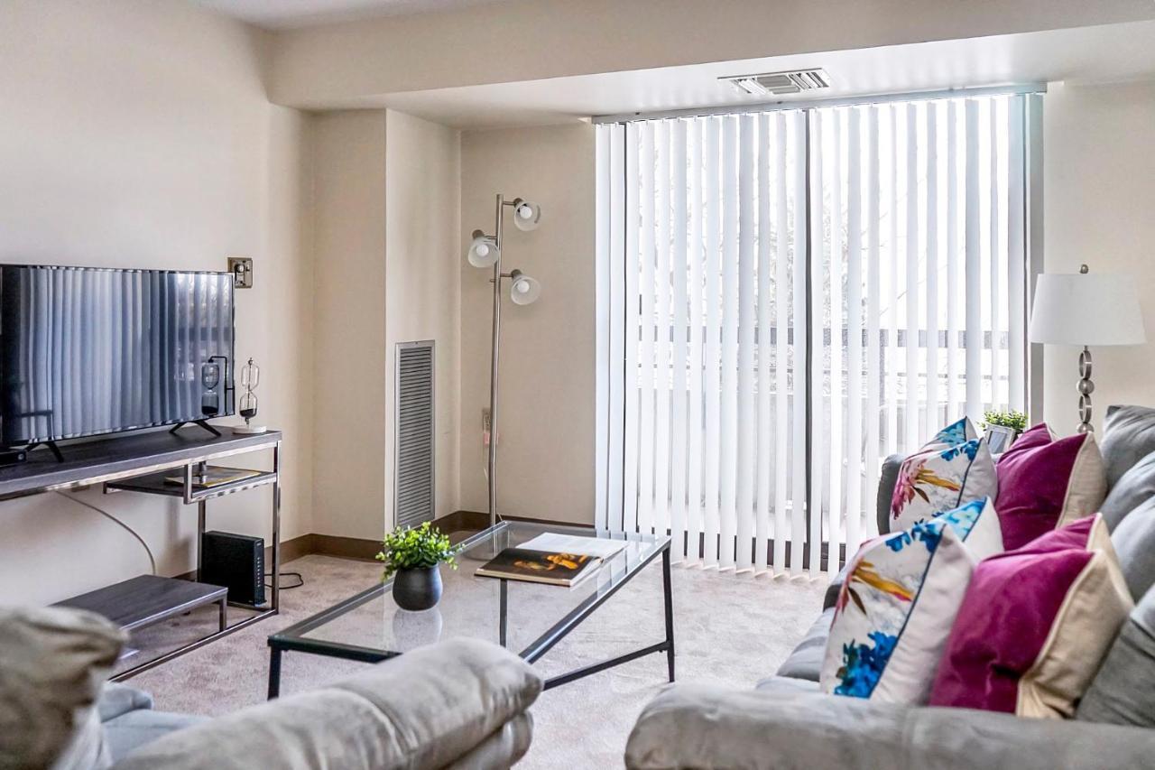 Short Term Rentals At The Park At Trowbridge Senior Community Southfield Eksteriør bilde