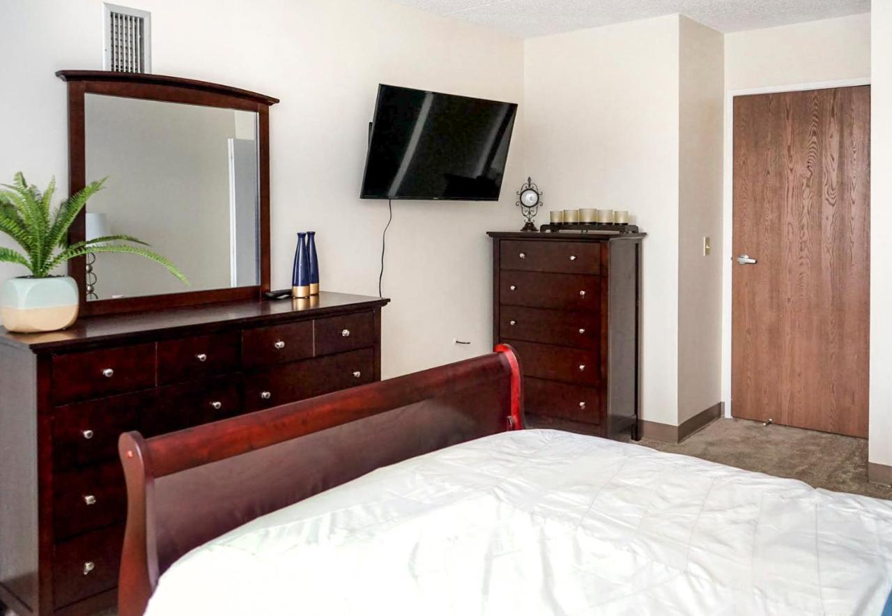 Short Term Rentals At The Park At Trowbridge Senior Community Southfield Eksteriør bilde